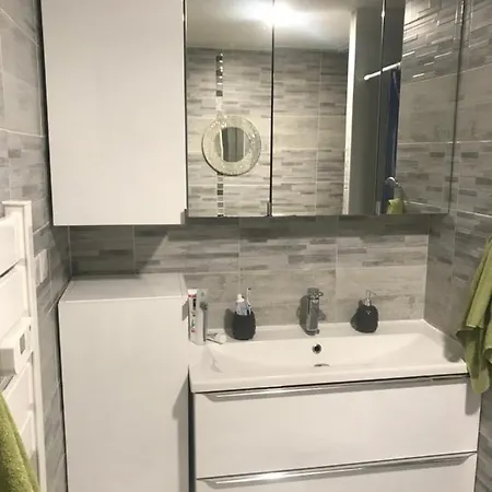Διαμέρισμα Agreable Appartement *